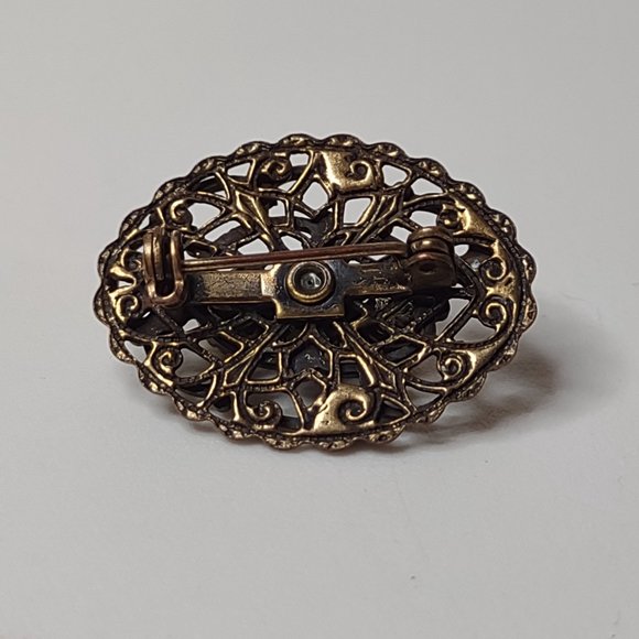 Vintage Oval Shaped 3 Faux Pearl Little Cute Metal Brooch - Picture 13 of 14